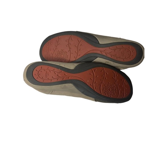 Easy Spirit Women Size 9.5 Beige Suede Vented Athletic Slip On Flats Comfort‎ - Picture 4 of 6